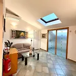 Attic Garden 4* Rom