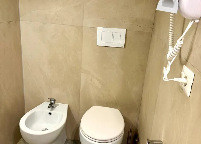 Attic Garden Pensión 4*