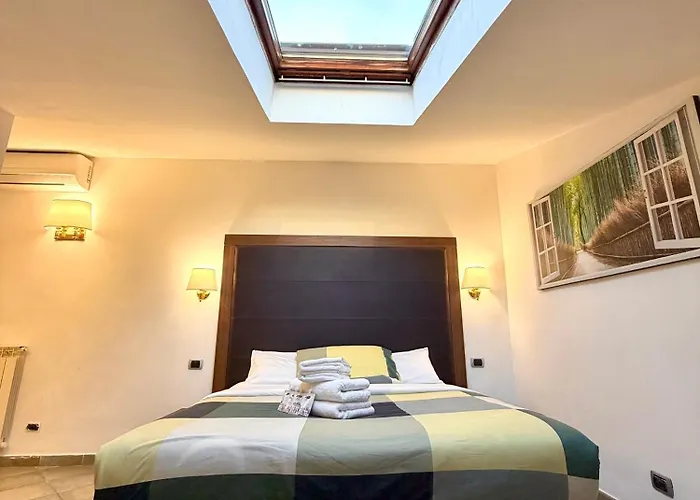 בית הארחה Attic Garden 4*