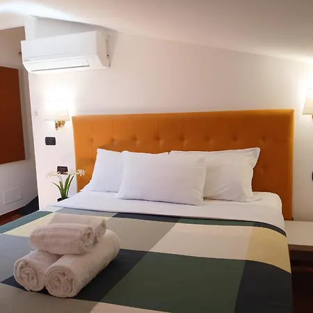 Attic Garden 3* Rome