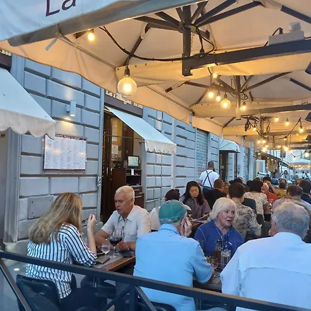 Attic Garden 3* Rome