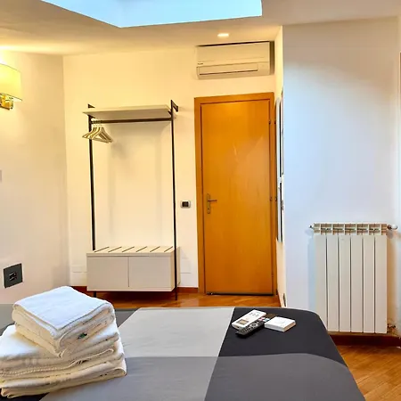 Πανσιόν Attic Garden 4*