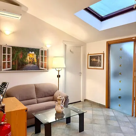Attic Garden 4*