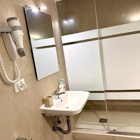 Attic Garden Πανσιόν 4*