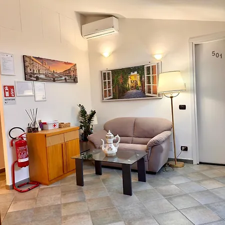 Attic Garden Πανσιόν 4*