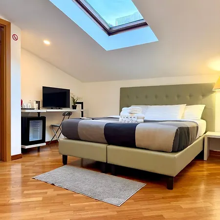 Πανσιόν Attic Garden