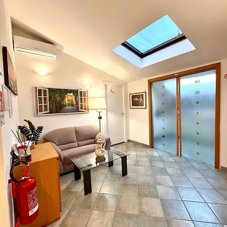 Attic Garden Πανσιόν