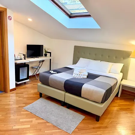 Attic Garden Πανσιόν 4*