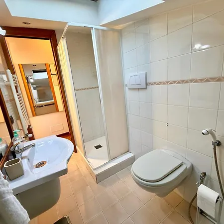 Attic Garden Πανσιόν 4*