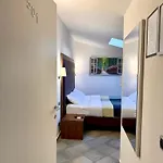 بيت ضيافة Attic Garden 4*
