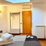 بيت ضيافة Attic Garden 4*