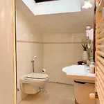 بيت ضيافة Attic Garden 4*