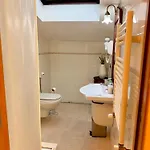 بيت ضيافة Attic Garden 4*