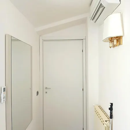 Attic Garden Гостевой дом Рим